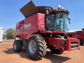 Case IH 8240 Header - picture0' - Click to enlarge