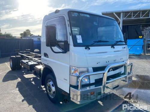 2015 Mitsubishi Canter 7/800 Cab Chassis Day Cab