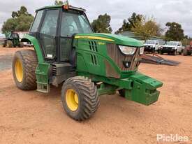 John Deere 4x4 Tractor - picture0' - Click to enlarge