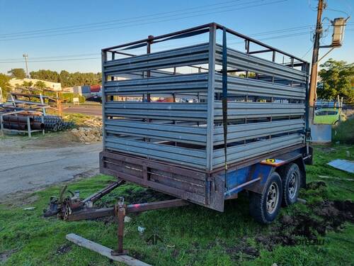 Tandem Axle Trailer with Stock Crate