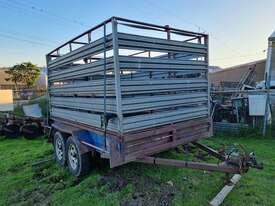 Tandem Axle Trailer with Stock Crate - picture0' - Click to enlarge