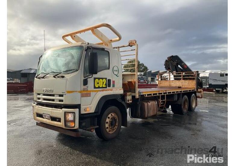 Buy Used 2012 Isuzu 2012 Isuzu FVY 240300 Crane Truck Table Top Tray