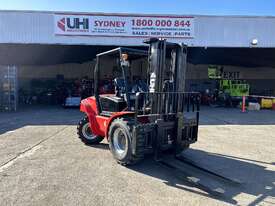 UHI TR35 3.5T 4WD Diesel Rought Terrain Forklift with 3-Stage 4.5m Lifting Height - picture1' - Click to enlarge