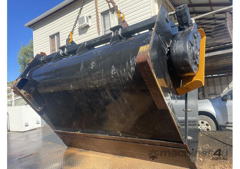 Used 2020 kerfab Mixer bucket material bucket Horizontal Feed Mixer in