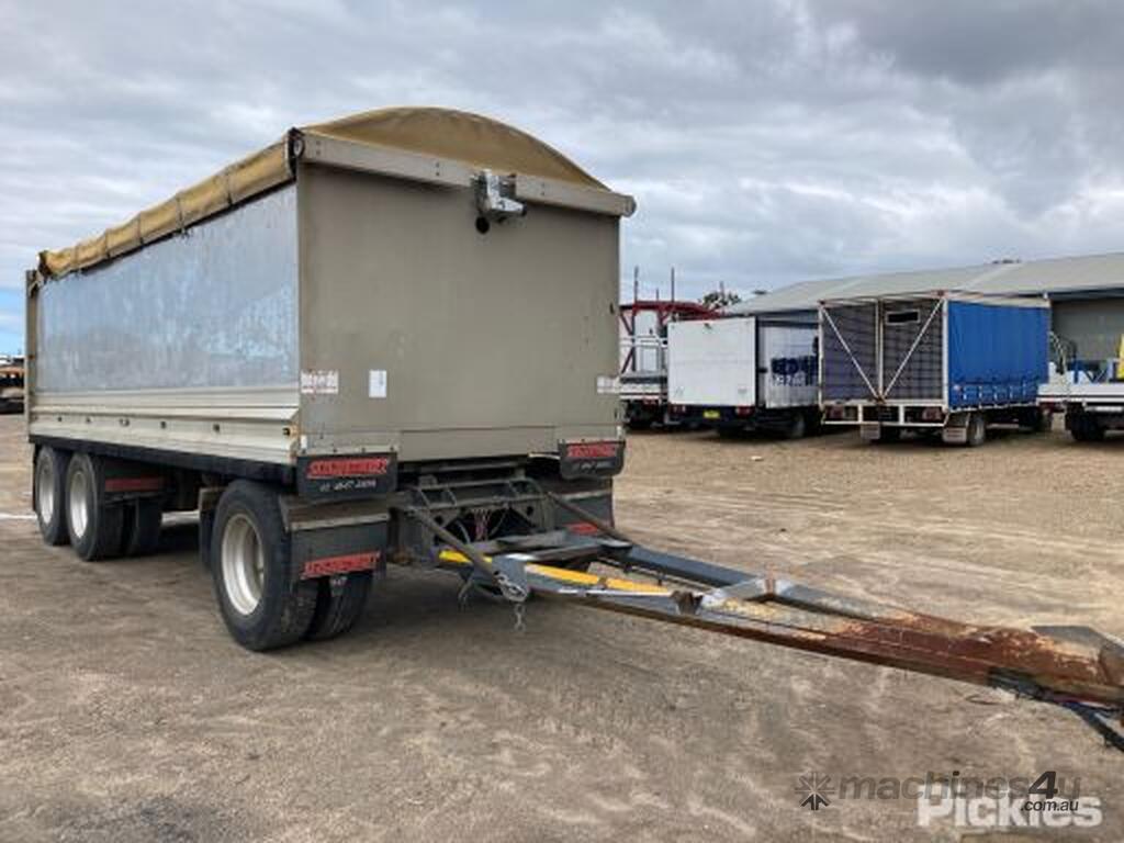 Buy Used 2012 muscat 2012 Muscat MT 310-3 Tri Axle Dog Trailer Tipping ...