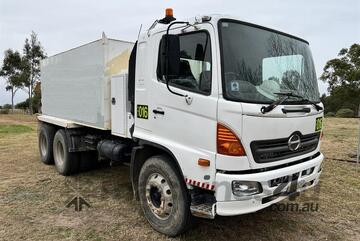 2004 HINO FM1J SLR Cab Chassis Water Truck