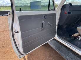 2013 Toyota Landcruiser Workmate - picture2' - Click to enlarge