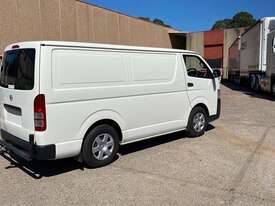 Toyota Hiace KDH - picture2' - Click to enlarge