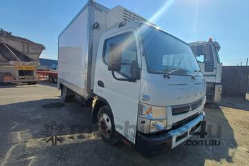 2017 FUSO Canter 515 Refrigerated PAN Truck 2017 FUSO Canter 515 Refrigerated PAN Truck