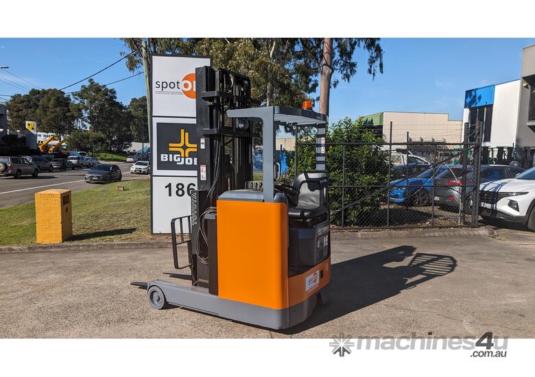caption TOYOTA 1.6T High-Reach Electric Forklift | 6500mm Lift