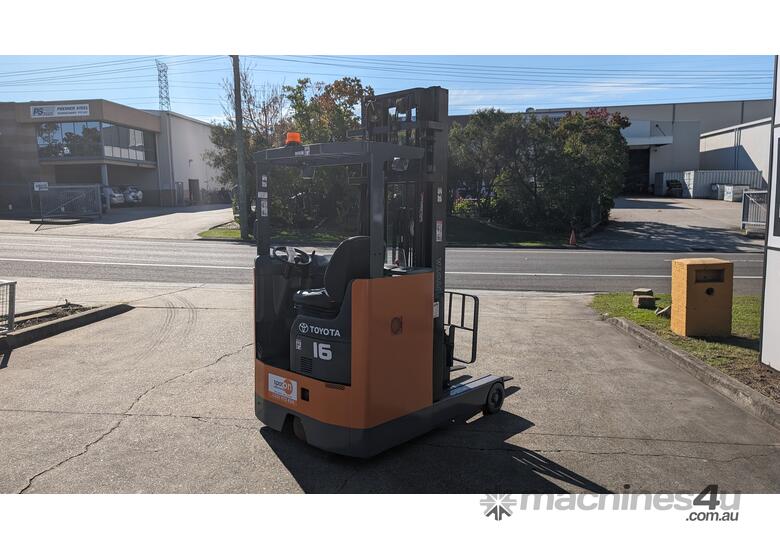 caption TOYOTA 1.6T High-Reach Electric Forklift | 6500mm Lift