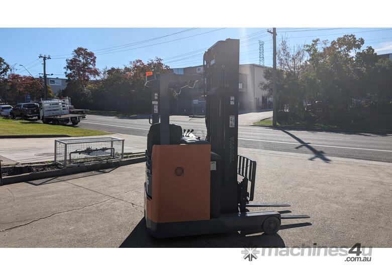 caption TOYOTA 1.6T High-Reach Electric Forklift | 6500mm Lift