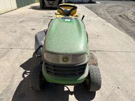 John Deere LA115 Ride-On Mower - picture0' - Click to enlarge