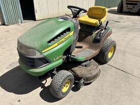 John Deere LA115 Ride-On Mower - picture2' - Click to enlarge