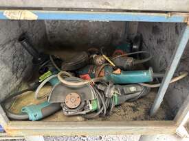Tool Cabinet With Contents - picture0' - Click to enlarge