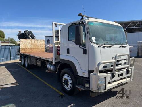 2013 Isuzu FVY1400 Flatbed Crane Truck