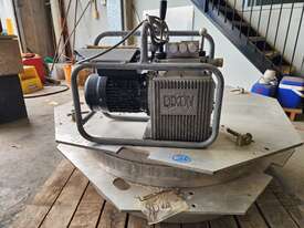 Dixon Fusionmaster Hydraulic Power Pack - picture0' - Click to enlarge