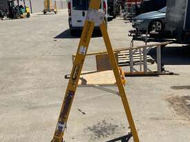 Gorilla 0.9m Industrial Platform Ladder - picture2' - Click to enlarge