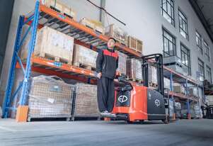 EP 2T PALLET STACKER -ELECTRIC 24V 3000mm height