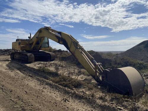 Komatsu PC300-6 Excavator