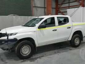 Mitsubishi Triton MR - picture0' - Click to enlarge