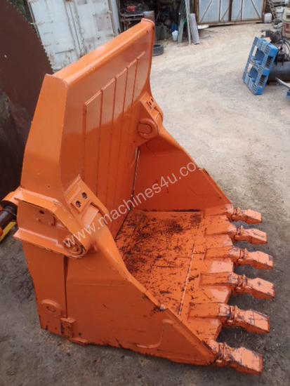 caption Hitachi EX400 Bottom Dump Rock Bucket