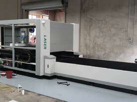 Oree Fiber Laser 3m x 1.5m Exchange Table with Rotary Axis 6.5m 3KW IPG - picture0' - Click to enlarge