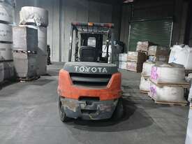 2020 Toyota Forklift 4.5 Ton - With Paper Grab and Tynes - picture2' - Click to enlarge