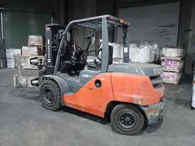 2020 Toyota Forklift 4.5 Ton - With Paper Grab and Tynes - picture0' - Click to enlarge