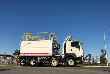 Isuzu FYH 300-350 Water truck Truck