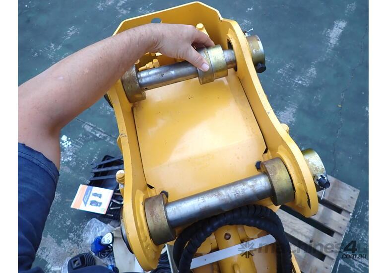 caption New Jisan 5-10 ton (45 or 50mm Pin) Excavator Rotating Hydraulic Grapple Grab