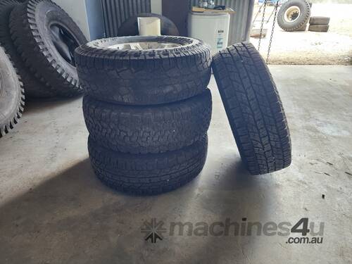 Qty of 4 LT265/75R16 Tyres on Rims