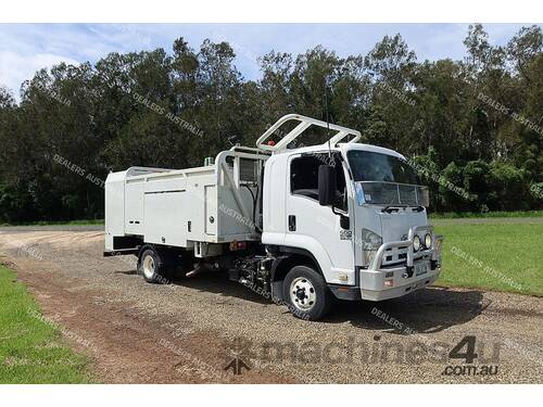 2010 Isuzu FRR 600 Service Truck