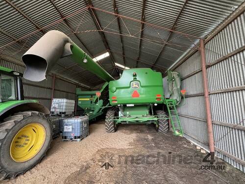 2012 John Deere S670 Combines