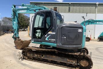 Kobelco SK135SR-2 Excavator for sale