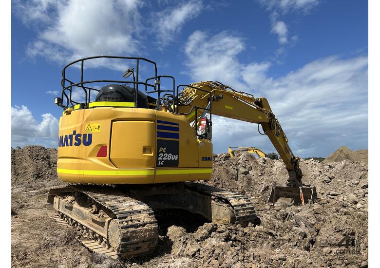 caption 2021 Komatsu PC228USLC-11 Excavator