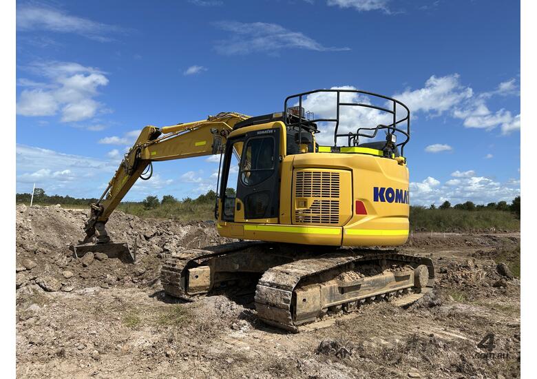 caption 2021 Komatsu PC228USLC-11 Excavator