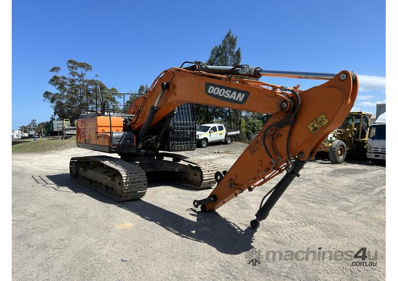 caption 2020 Doosan DX225LC Excavator