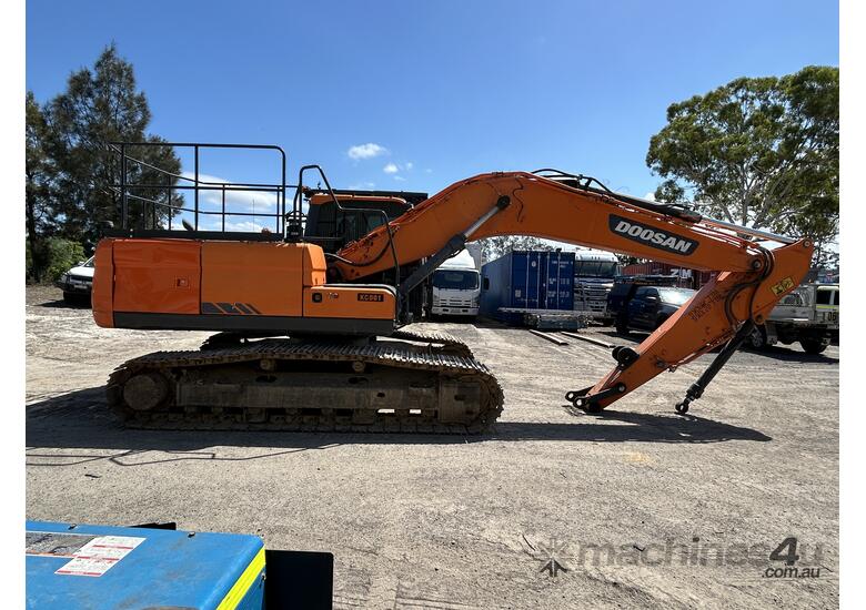 caption 2020 Doosan DX225LC Excavator
