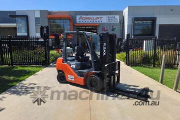 Toyota Forklift 2.5T Container Mast