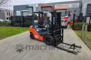 Toyota Forklift 2.5T Container Mast