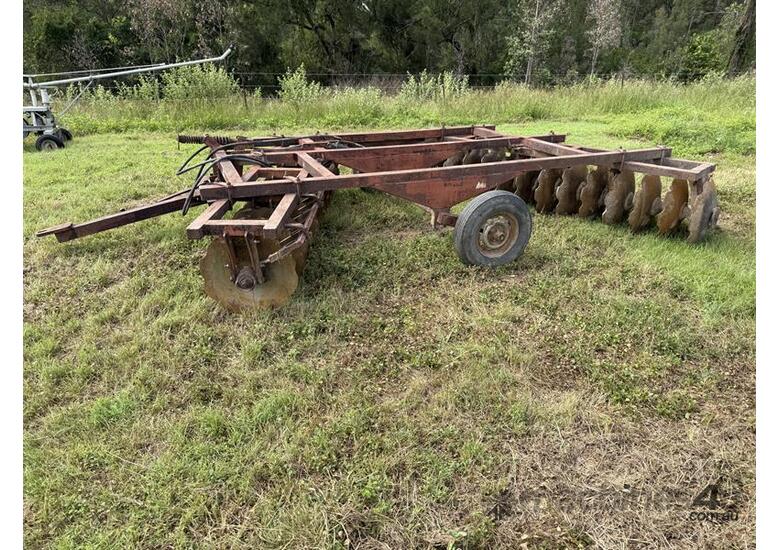 caption 28 PLATE NAPIER OFFSET DISC PLOUGH