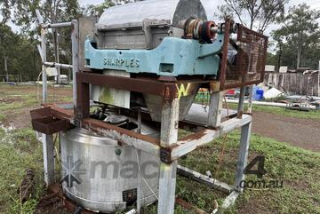 Decanter Sharples P3000 on frame with SS tank
