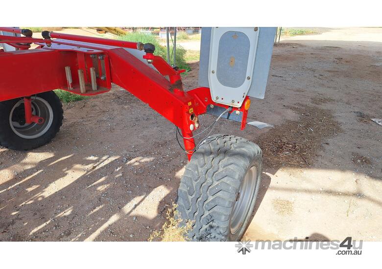 caption 2018 Pottinger TOP762C Trailed Double Rotary Rake
