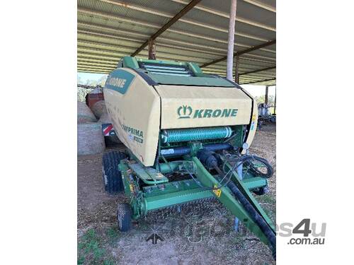 caption Krone Comprima V150 Hay Baler