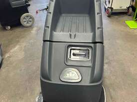 Floor scrubbing machine - picture2' - Click to enlarge