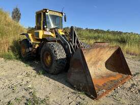 Volvo L120 E Wheel Loader - picture2' - Click to enlarge