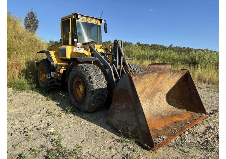 caption Volvo L120 E Wheel Loader