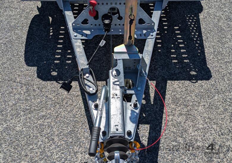 2 7 Ton Scissor Lift Trailer DP27 image 4