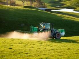 EagleTech™ Boom Sprayer - picture2' - Click to enlarge
